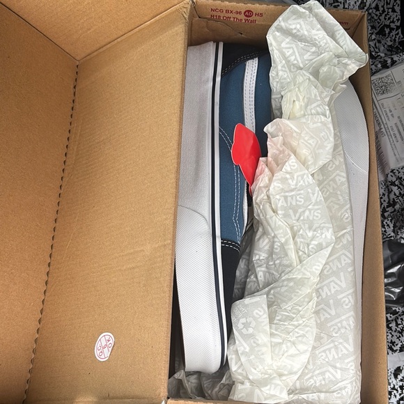 Vans Old Skool Blue and White Sneakers old school main image 7